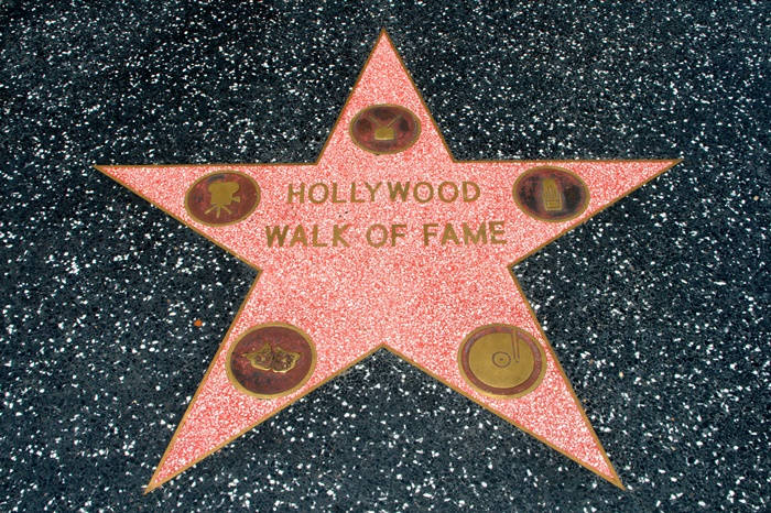 ダニエル・クレイグ、ハリウッド・ウォーク・オブ・フェイム（ハリウッド名声の歩道）の星授与！